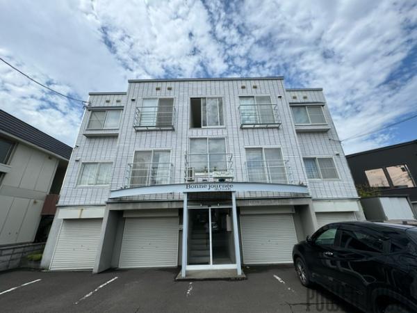 札幌市東区北46条東14丁目賃貸アパート